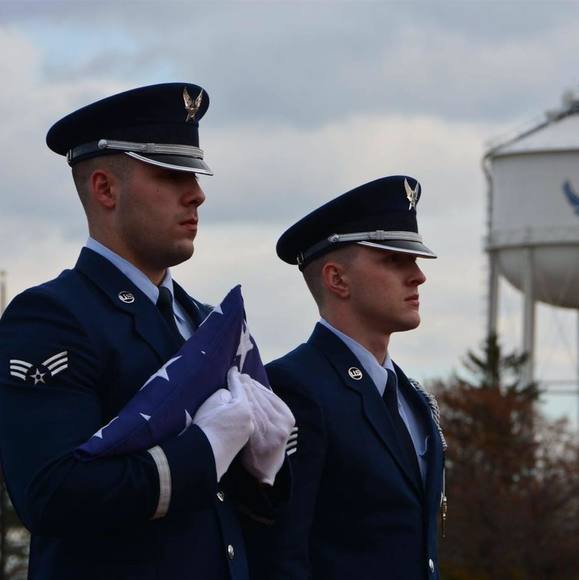 Profile Picture of Drew Balderston (@drewbalderston) on Poshmark