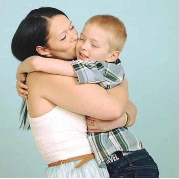 Profile Picture of Tammy Vaneyk (@tammy0209) on Poshmark