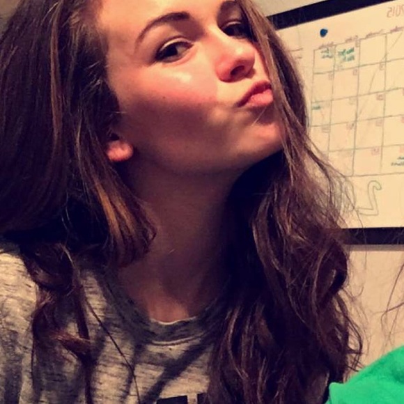 Profile Picture of Jill Botch (@jillianbotch) on Poshmark