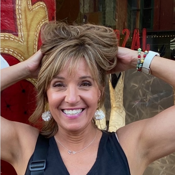 Profile Picture of Melissa Blankenship (@melbnikkib) on Poshmark