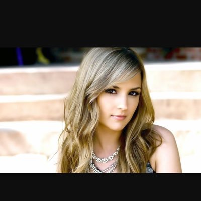 Profile Picture of Amanda Sells (@Amandasells8) on Twitter