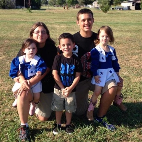 Profile Picture of Crystal Carter (@crystalann22) on Poshmark