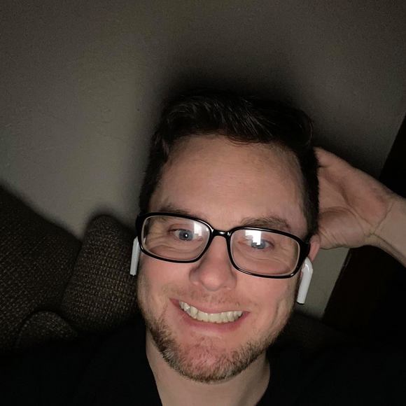 Profile Picture of Jason Stratton (@jasonstratton) on Poshmark