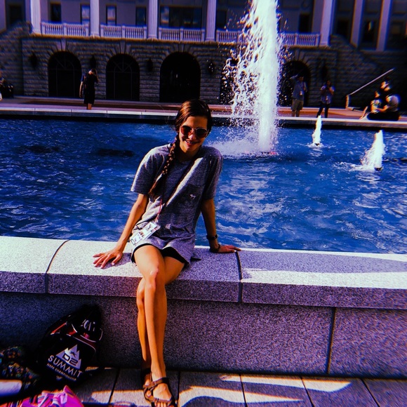 Profile Picture of Noelle Howell (@noellehowell) on Poshmark