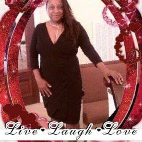 Profile Picture of Annettie Mcgee (@annettiemcgee) on Poshmark