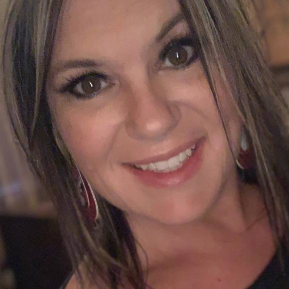 Profile Picture of Anissa Hoadley (@abbygurl_101) on Poshmark