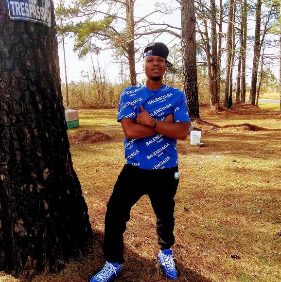 Profile Picture of John Coffee (@diggzlovick26) on Poshmark