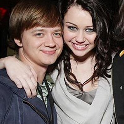 Profile Picture of Jason Earles (@teamjasonerales) on Twitter