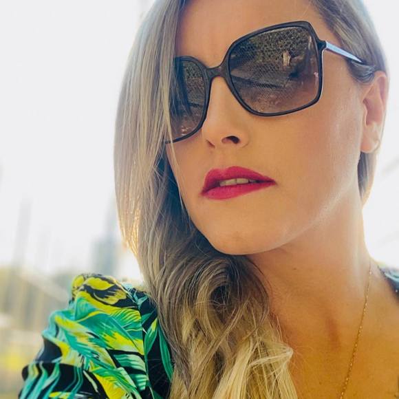 Profile Picture of Daniela Souza (@danysouza61) on Poshmark