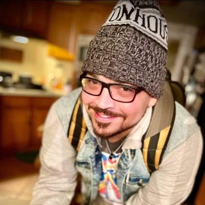 Profile Picture of Danny Garza (@levelupdan) on Twitter