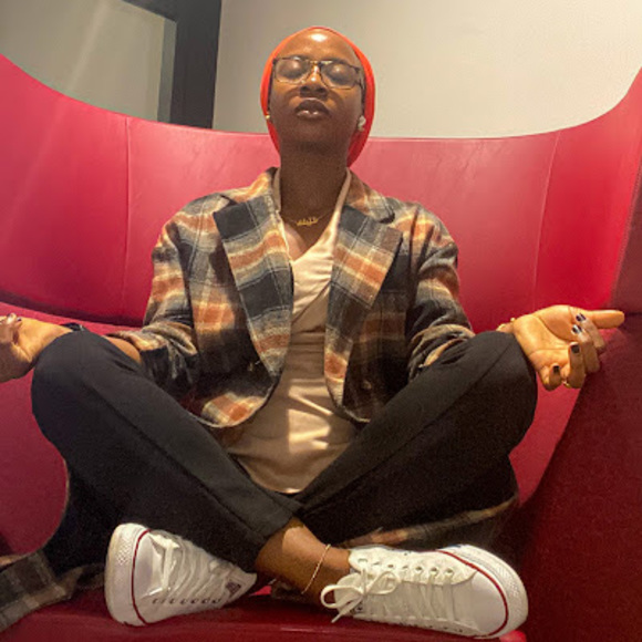 Profile Picture of Khafilat Shuaib (@khafilatshuaib) on Poshmark