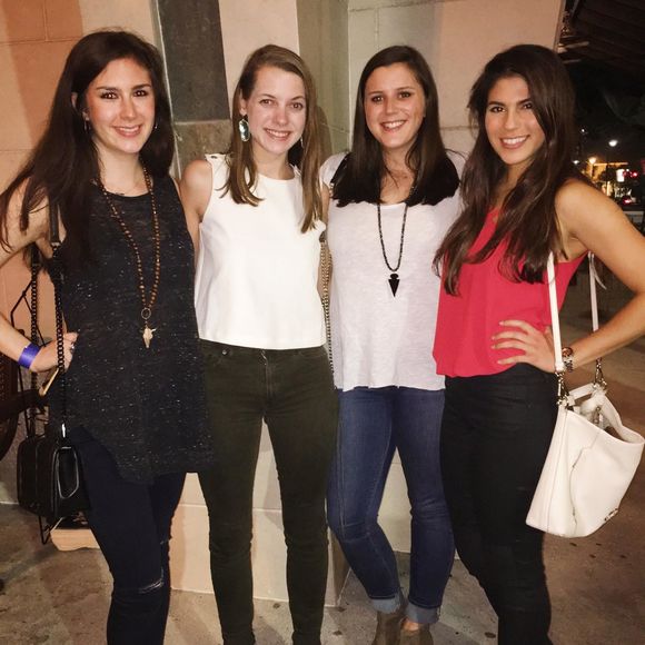 Profile Picture of Fabiana Fornerino barboza (@ffornerino) on Poshmark