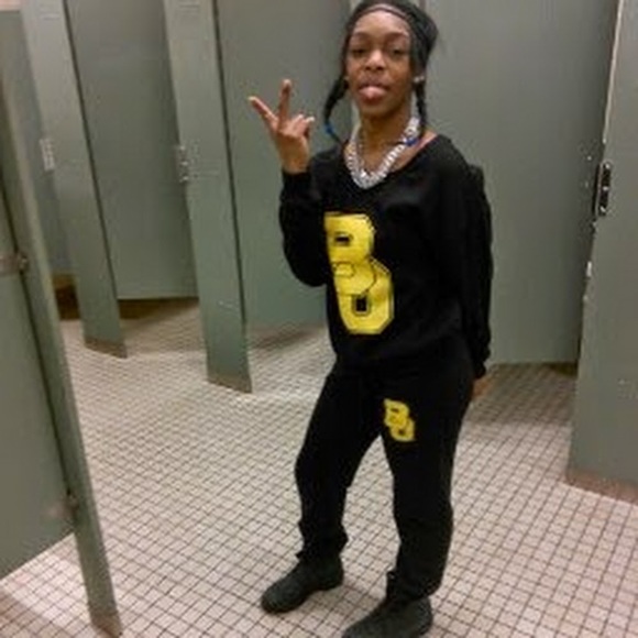 Profile Picture of Chardonea Kernall (@chardonea12) on Poshmark