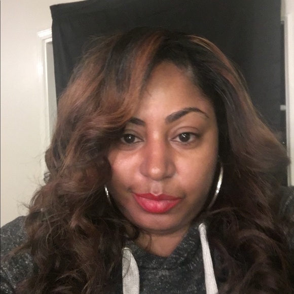 Profile Picture of Alexis Melson (@lexo231) on Poshmark