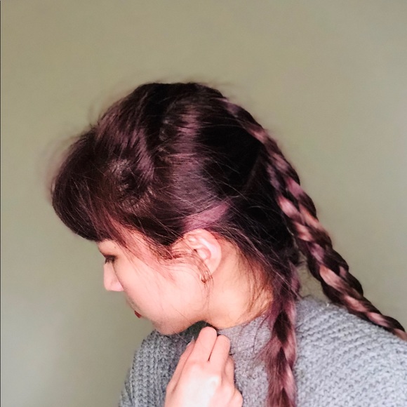 Profile Picture of Rosy Rosy (@rosiee_closet) on Poshmark