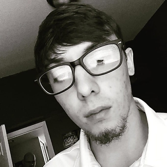 Profile Picture of Matthew Pangborn (@pangbornmatthew) on Poshmark