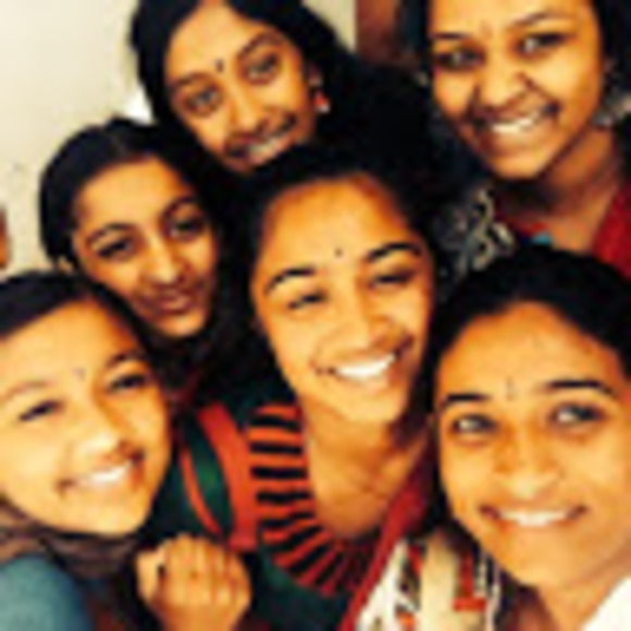 Profile Picture of Devika Kumar (@devikaskumar01) on Poshmark