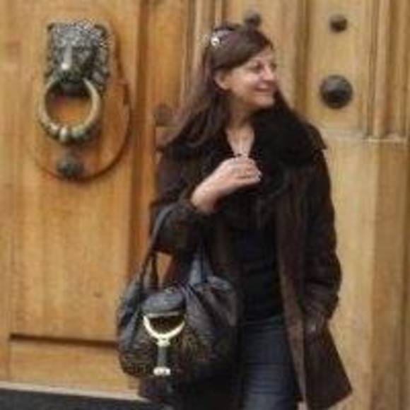 Profile Picture of Manijeh Esmaili (@manijehesmaili) on Poshmark