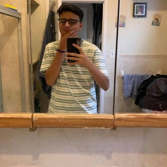 Profile Picture of Daniel Rivas (@antoniosoccer12) on Poshmark