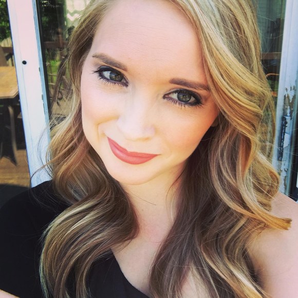 Profile Picture of Chantel Floodeen (@chanpaulflo) on Poshmark