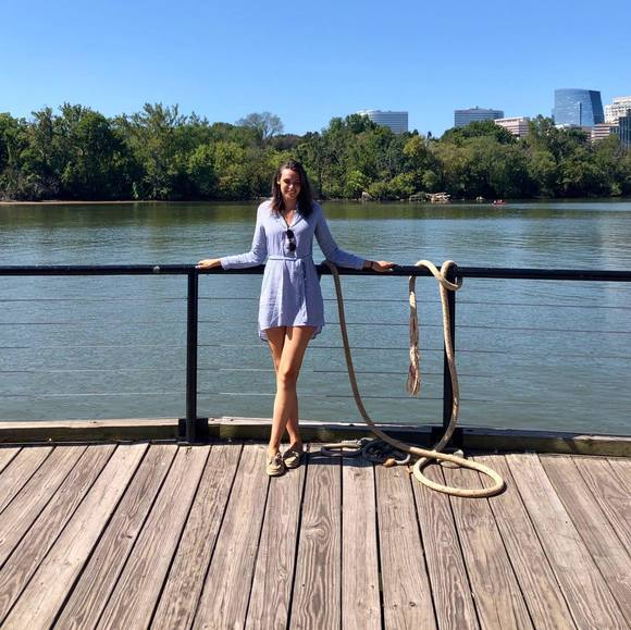 Profile Picture of Sarah Abeling (@sabeling) on Poshmark
