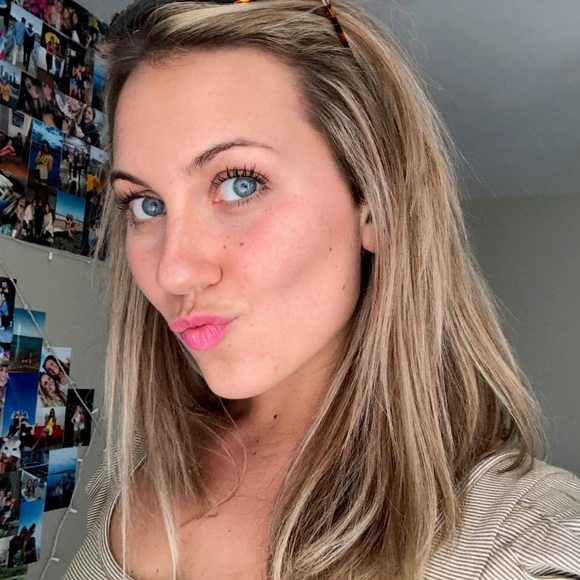 Profile Picture of Devin Jacobs (@devjacobs) on Poshmark