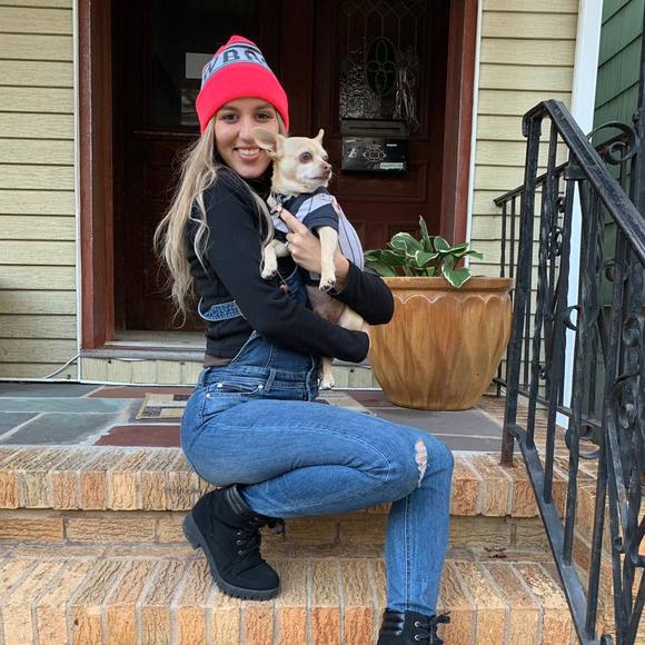 Debora Almeida - Poshmark Profile Picture of Debora Almeida (@deboraduartea) on Poshmark