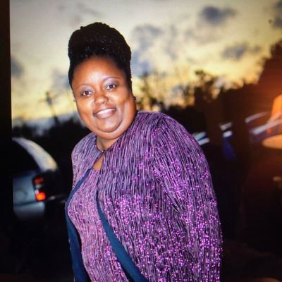 Profile Picture of Claudia M. Curtis (@BROWNEYEZDOLL) on Twitter