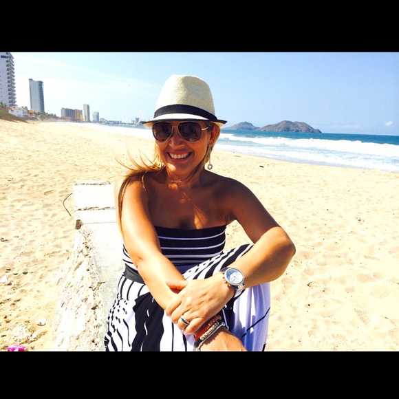 Profile Picture of Maxiel Allen (@maxjor) on Poshmark