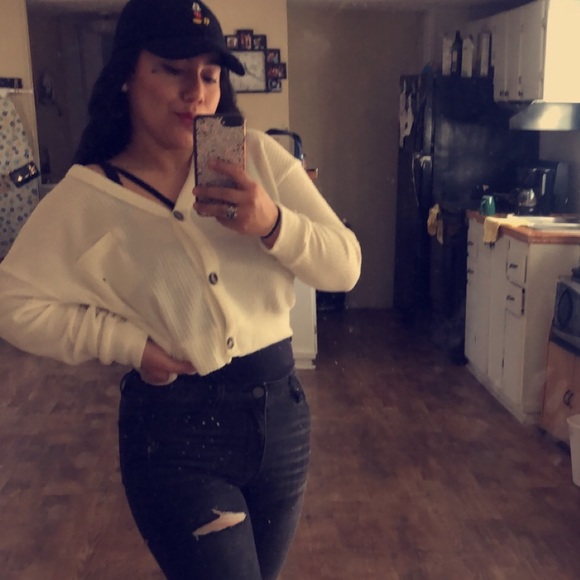 Profile Picture of Lupe Mares (@lupe_mares) on Poshmark