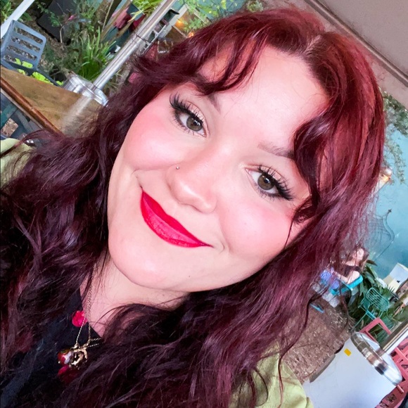 Profile Picture of Brooke Spodarek (@bspuds) on Poshmark