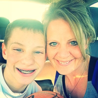 Profile Picture of Heather Hansen (@pixitale) on Twitter