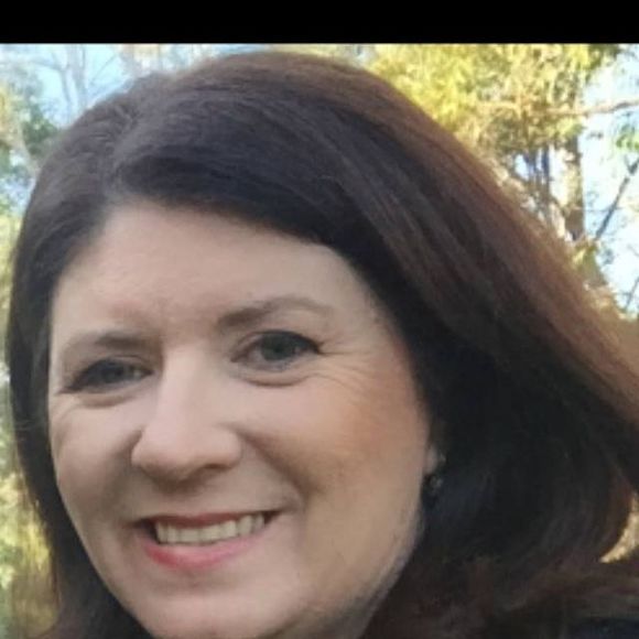 Profile Picture of Clare Saunders (@claresaunders28) on Poshmark