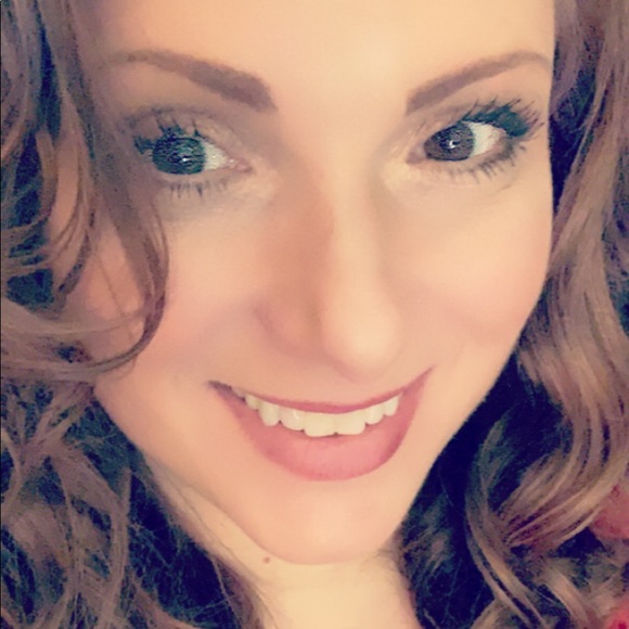 Profile Picture of Kristine Polasky (@kristinepolasky) on Poshmark