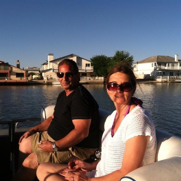 Profile Picture of John Samuelian (@johnsamuelian) on Poshmark