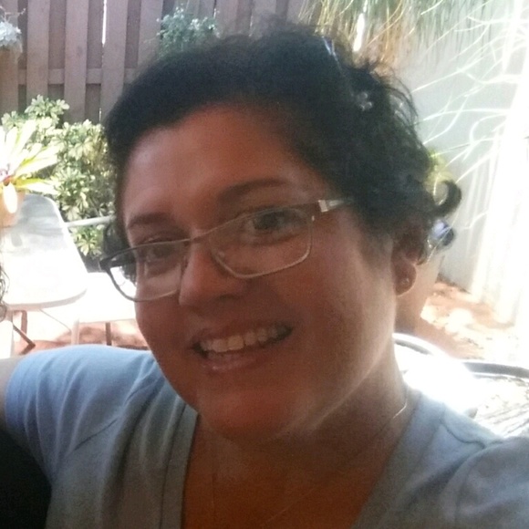 Profile Picture of Sandra Valido (@validsd) on Poshmark