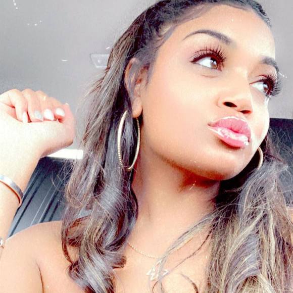 Profile Picture of Jacey Grays (@jabug8) on Poshmark