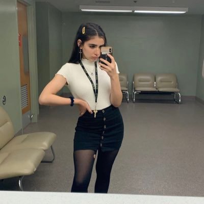 Profile Picture of Mona (@BlockHeadBecky) on Twitter