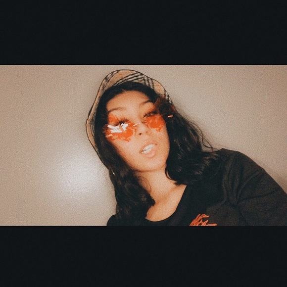 Profile Picture of Amanda Guardado (@mandyyy974) on Poshmark