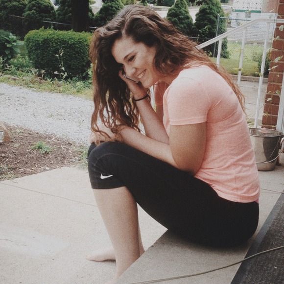 Profile Picture of Bre Bertram (@brelynnber) on Poshmark