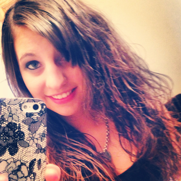 Profile Picture of Britney Wolf (@britwolf08) on Poshmark