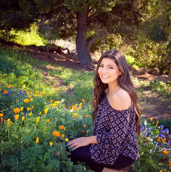 Profile Picture of Ashley Mandernacht (@a_mandernacht) on Poshmark