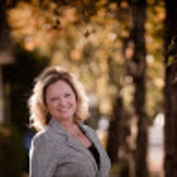 Profile Picture of Dana Stevison (@dlstevison) on Poshmark