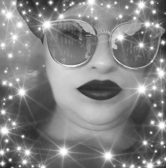 Profile Picture of Luz Leyva (@leyvaestela26) on Poshmark