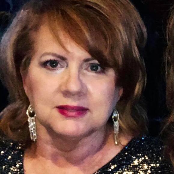 Profile Picture of Glenda Applewhite (@glendaapplewhit) on Poshmark