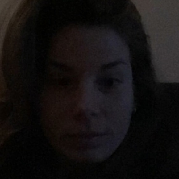 Profile Picture of Claudie Archambault (@claudiearchamba) on Poshmark