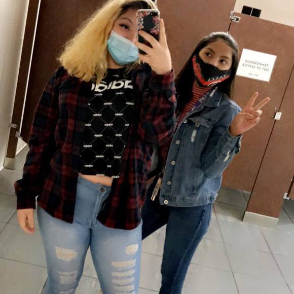 Profile Picture of Alexis James (@alexisjames962) on Poshmark