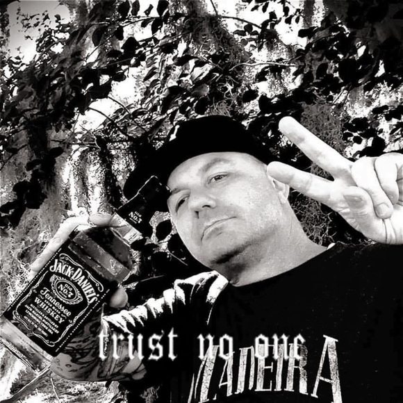 Profile Picture of Tio Tio (@tiosixers) on Poshmark