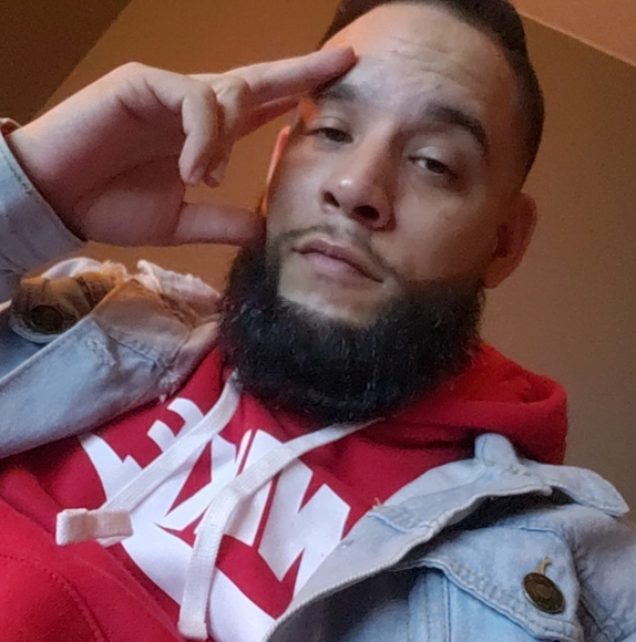 Profile Picture of Miguel Gonzalez (@miguel44109) on Poshmark