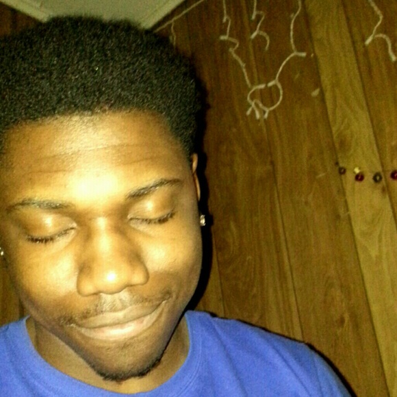 Profile Picture of Andrew Adamson (@adamson41) on Poshmark